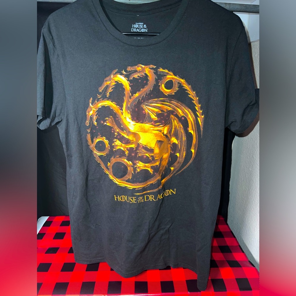 House of the Dragon tee sz medium
